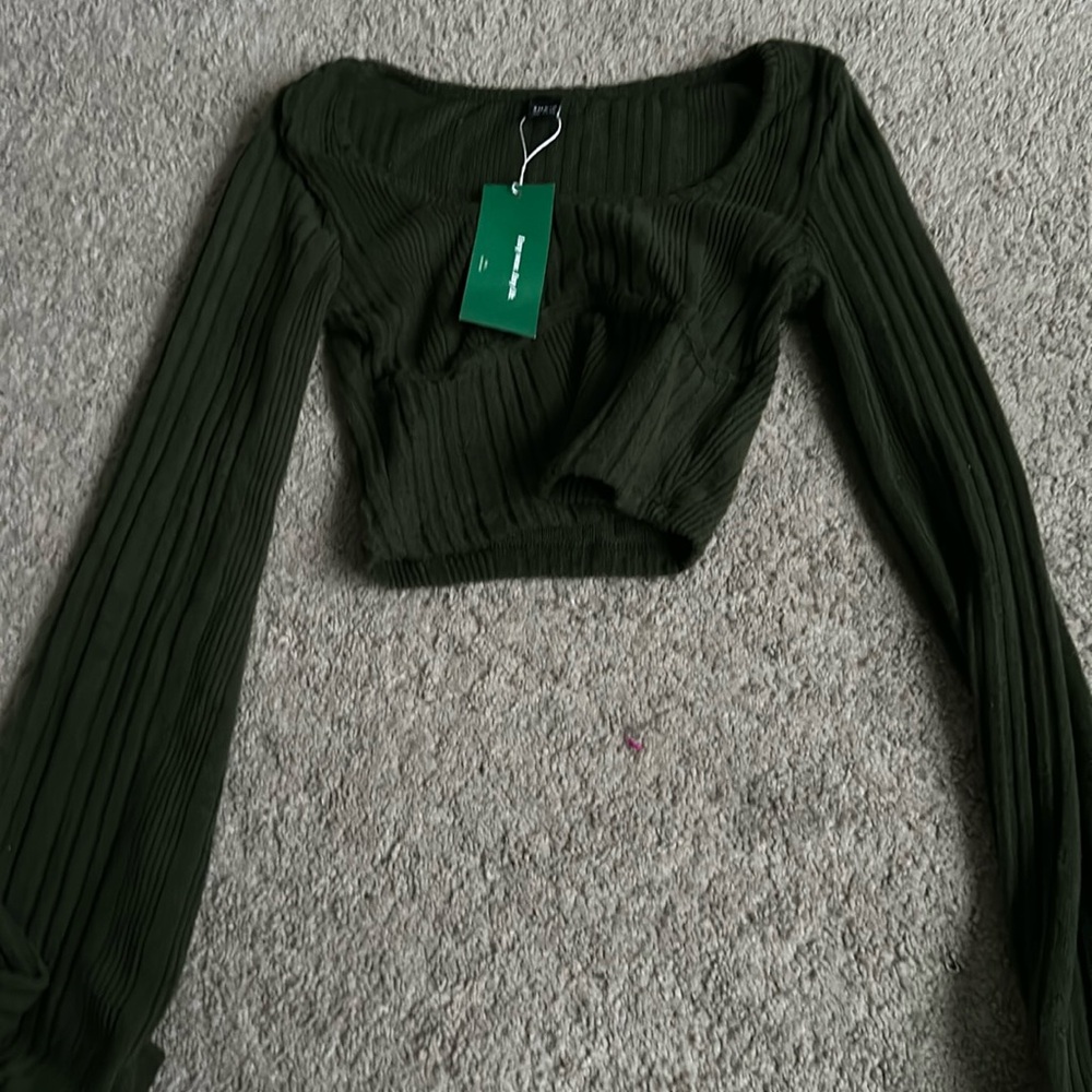 Green Cropped Long Sleeve Top